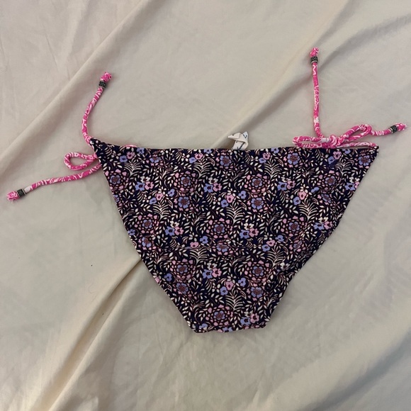 American Eagle | Floral Swim Bottoms - Picture 2 of 3